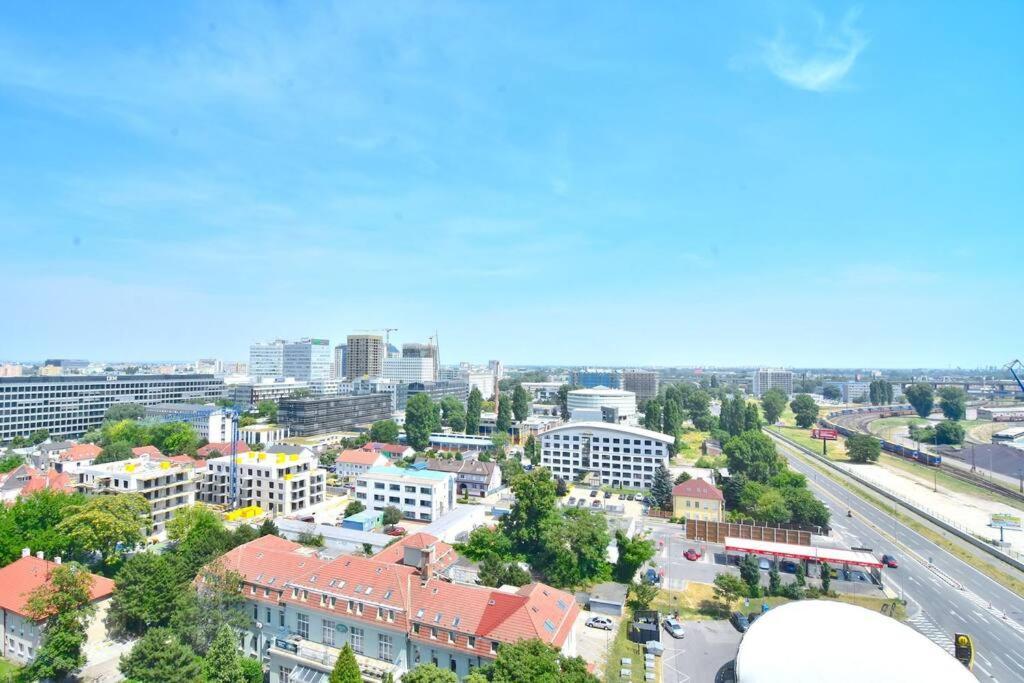 Downtown Charm With Free Parking Spot Leilighet Bratislava Eksteriør bilde